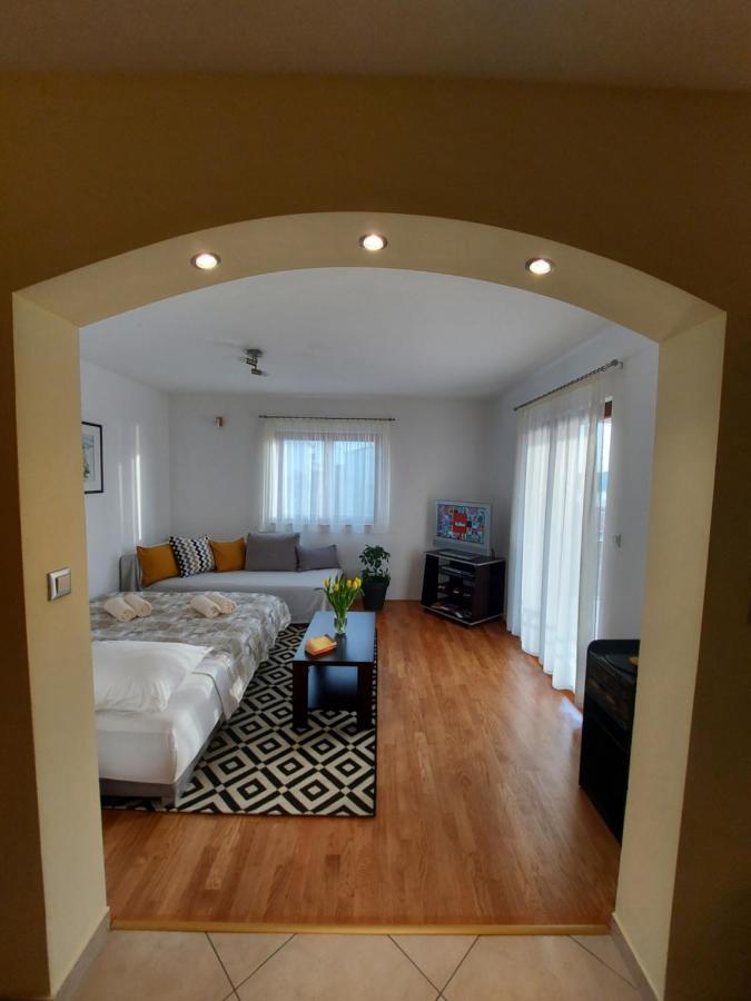Apartments Gracia & Toni Трогир Экстерьер фото